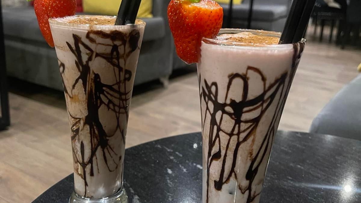 МЛЕЧНИ ШЕЙКОВЕ